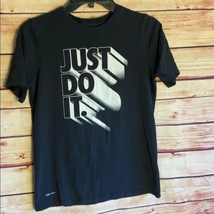 Boys Nike DRI-FIT short sleeve shirt size L
